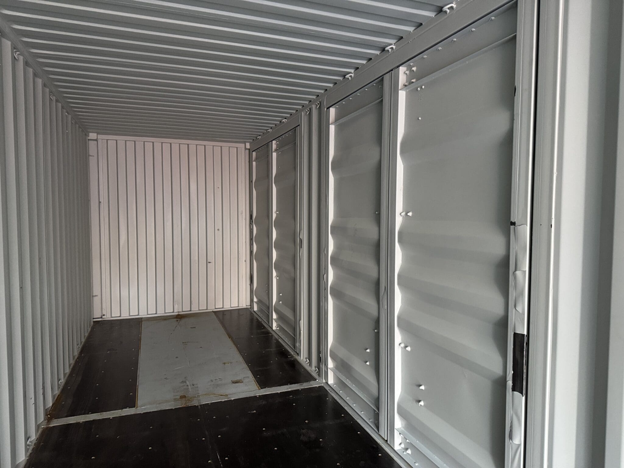 40′ x 8′ x 9.5′ Tall –-New *High Cube**FOUR Side Doors** Shipping